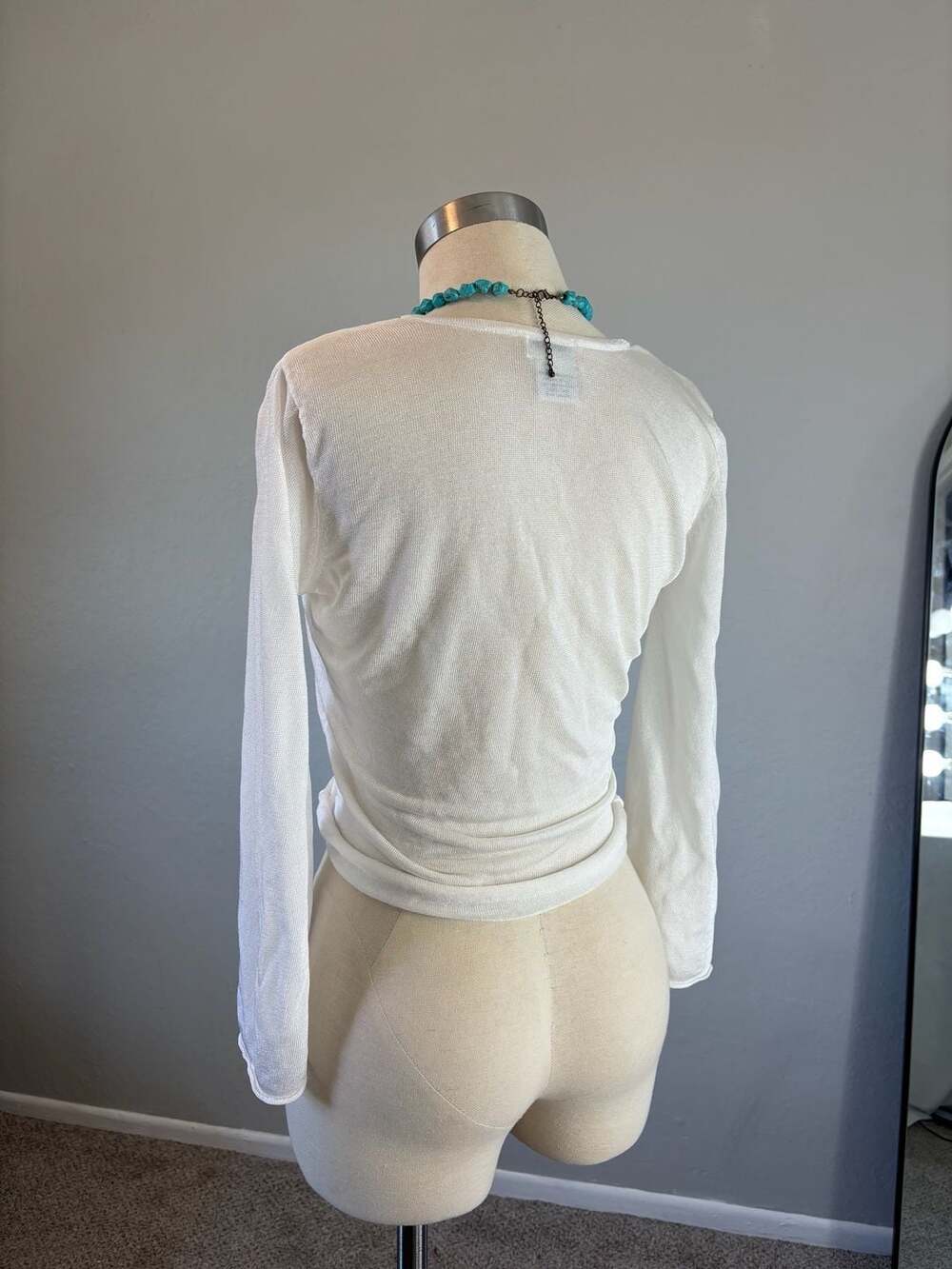 George Women's White Long Sleeve Twist-Front Cropped Knit Top - Picture 3 of 9